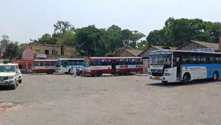 oppose to shifting Roorkee Roadways bus stand out of city in uttarakhand