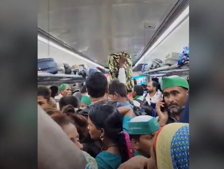 Vande Bharat Express Viral Video