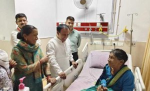 UP CM Yogi Adityanath Mother Admitted In AIIMS