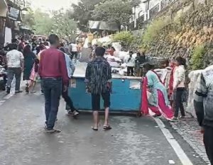 encroachment in mussoorie | mall road mussoorie | traders protest in mussoorie |