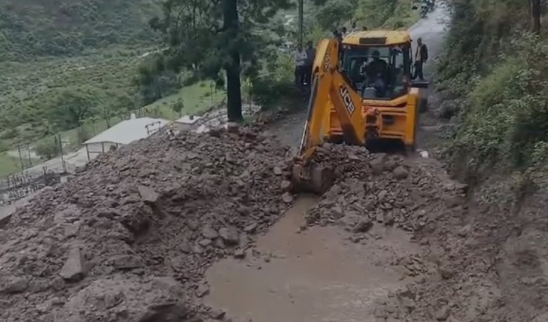 Heavy Rain In Mussoorie