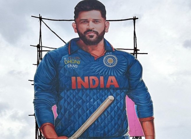 MS Dhoni 100 Feet Cut Out