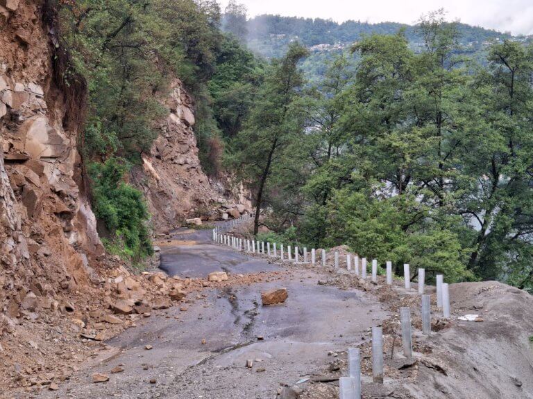 Debris fell on Kedarnath Highway | Shresth Uttarakhand