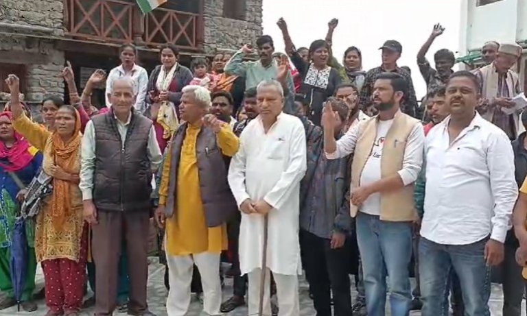 street traders protest | cm dhami | mussoorie | mussoorie street traders protest |