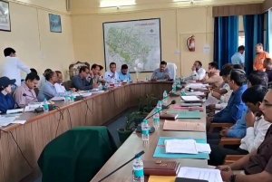 Garhwal Commissioner Held A Meeting