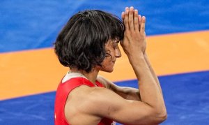 Vinesh Phogat Announced Retirement