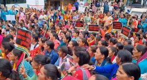 congress protest in gairsain | congress protest over women safety | dehradun gangrape |