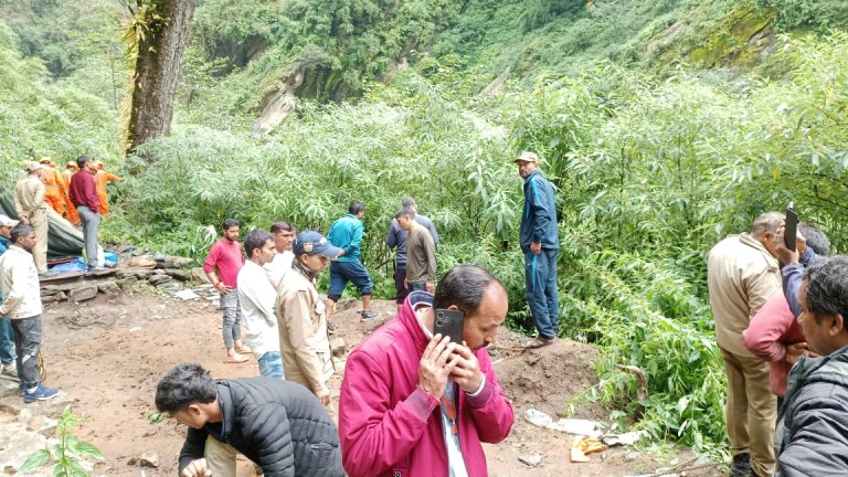 accident in gaurikund | uttarakhand police |