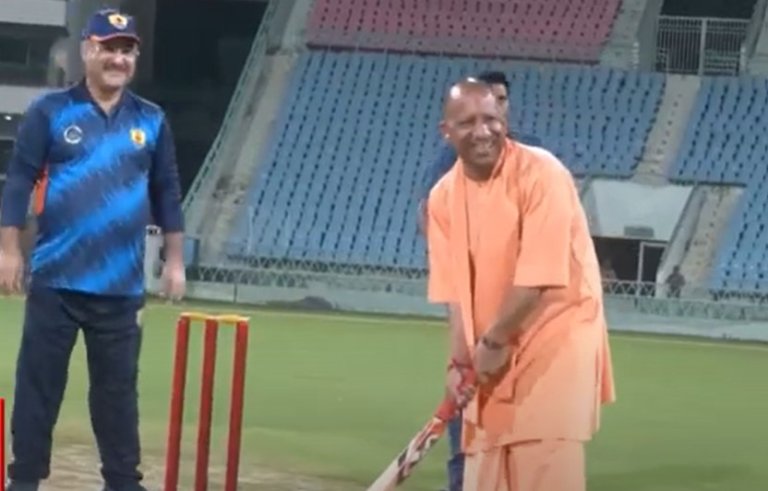 Yogi Adityanath Cricket Video Viral