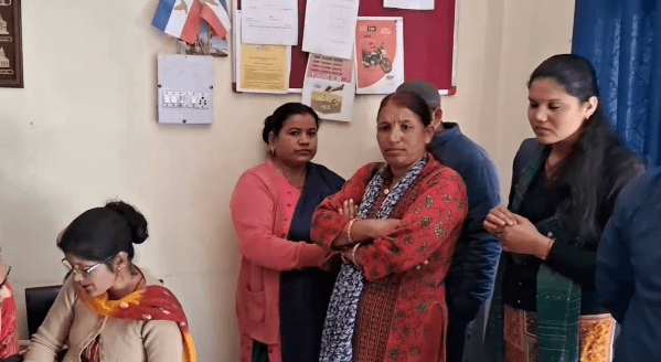 people created ruckus in pauri | the loni urban cooperative society office |